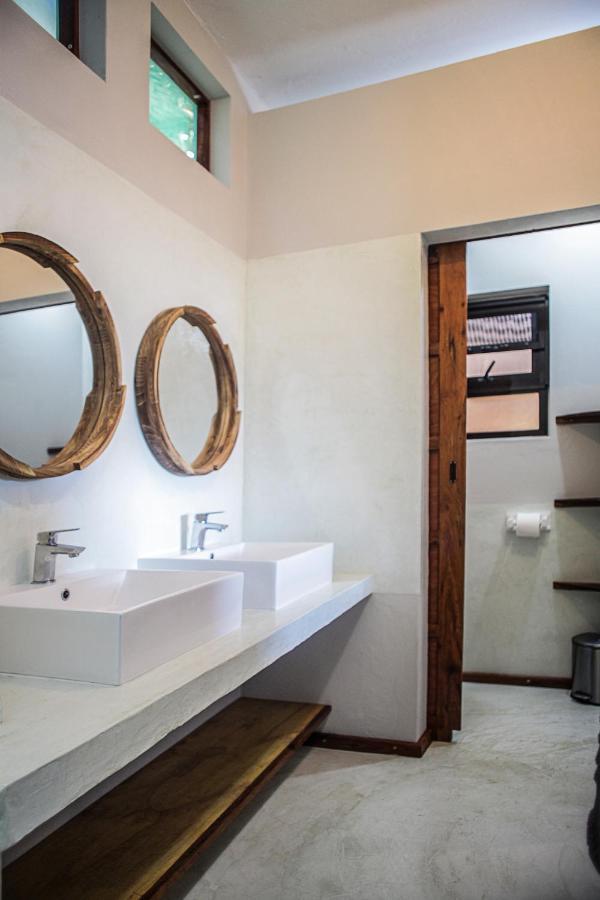 Tofinho Beach House Apartments イニャンバネ エクステリア 写真